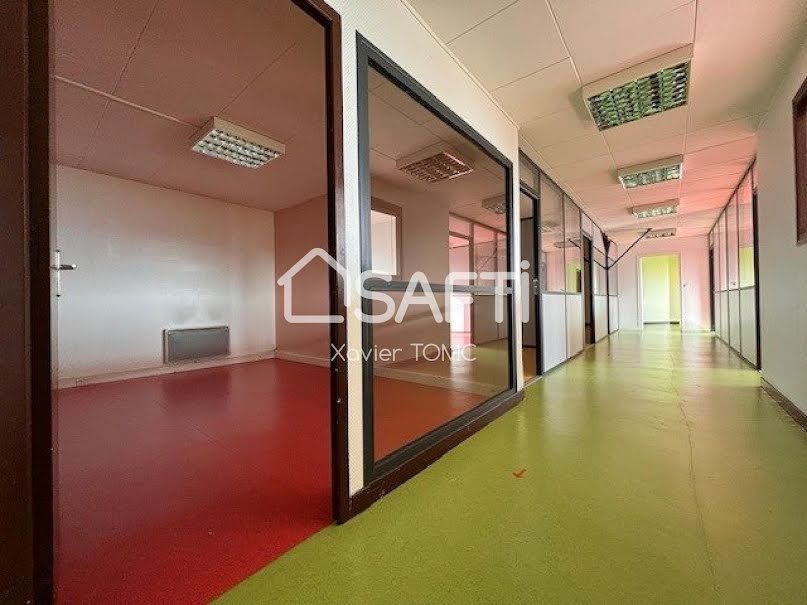 Location  locaux professionnels  185 m² à Arras (62000), 2 500 €