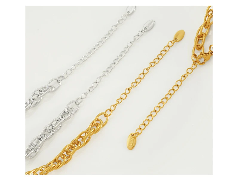 Bracelet en acier titane avec boucle à anneau tressé, un bijou durable et élégant pour homme et femme, idéal pour toutes les occasions. Confort et style.