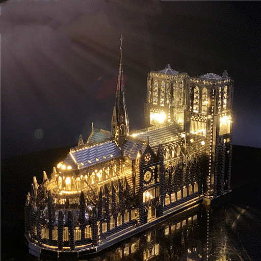 Title 4, Metal Puzzle Notre Dame de Paris model to build...