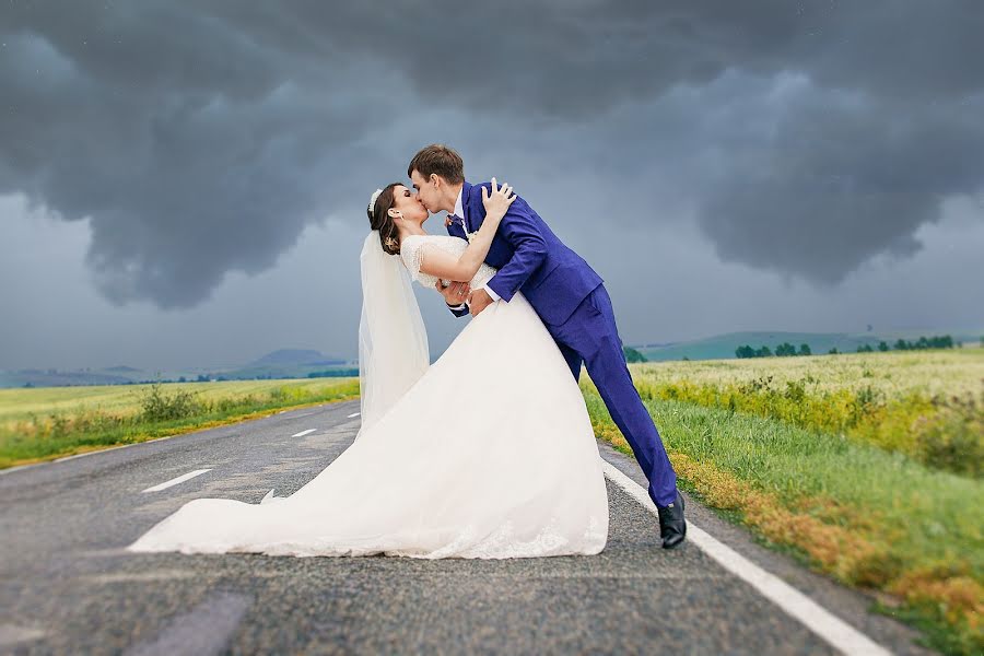 Fotógrafo de casamento Lyudmila Chursina (909cglo). Foto de 25 de junho 2021