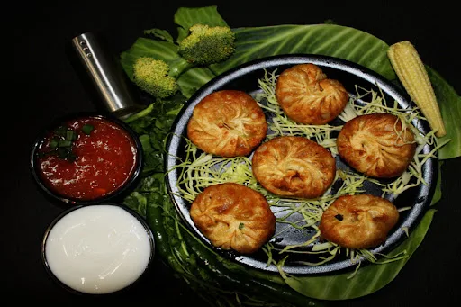 Fried Veg Momos [8 Pcs]