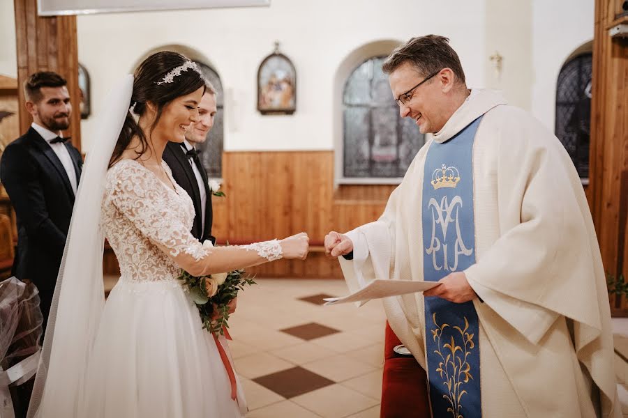 Jurufoto perkahwinan Anna Mąkosa (annamakosafoto). Foto pada 27 Disember 2020
