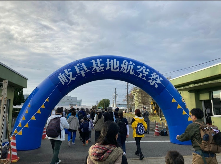 すっちん箱淡さんが投稿した岐阜各務ヶ原航空祭・航空祭70周年・F-15Jイーグル戦闘機・岐阜基地名物大編隊・機動飛行に関するカスタム事例の投稿画像1枚目