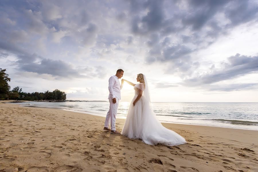 Fotógrafo de casamento Vladislav Nekrasov (stepmystep). Foto de 26 de dezembro 2023