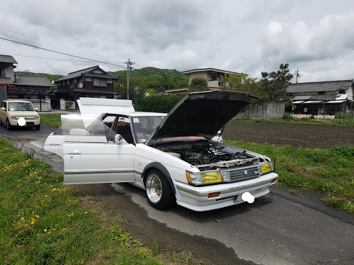 マークii Gx71のミュージックホーン 71マークii うつ伏せからの写真 手洗い洗車に関するカスタム メンテナンスの投稿画像 車 のカスタム情報はcartune