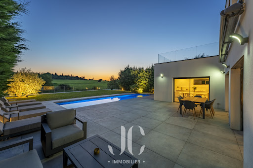 House with pool and terrace 1