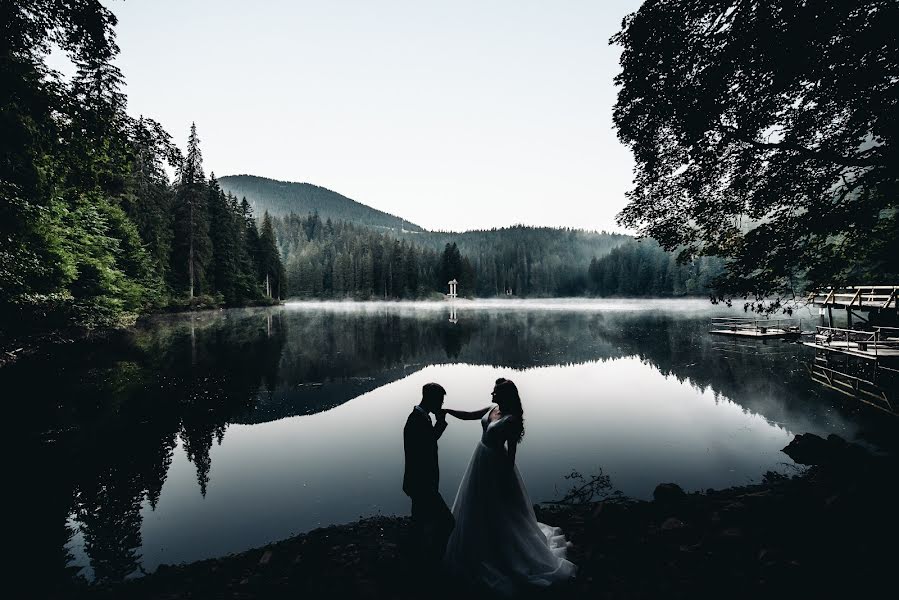 Wedding photographer Aleksandr Medvedenko (bearman). Photo of 17 February 2021