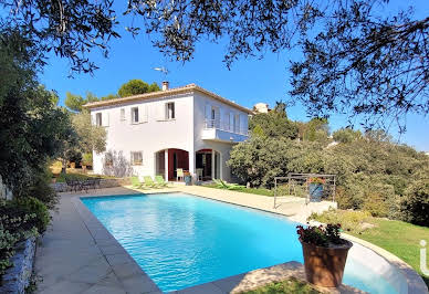 Maison avec piscine et terrasse 5