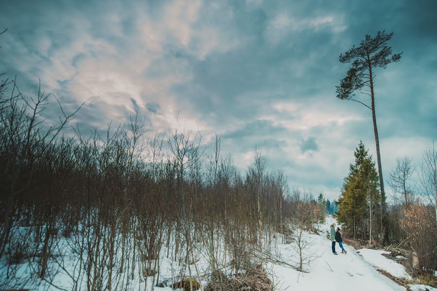 Hääkuvaaja Karen Uzunyan (klaatu). Kuva otettu 21. maaliskuuta 2015