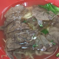 東呷牛肉麵