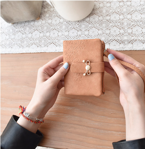 Title 3, Small purse with short style, bow detail, hand ...