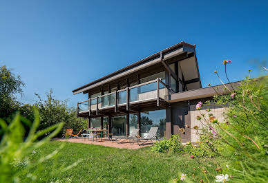 Maison contemporaine avec piscine et jardin 2