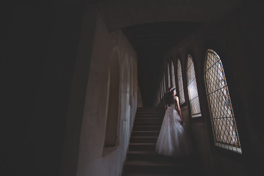 Fotografo di matrimoni Calin Vurdea (calinvurdea). Foto del 27 novembre 2015