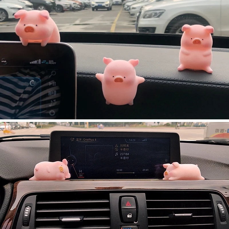 Accessoires de voiture mignons avec des cochons de dessin animé. Ajoutez une touche amusante et craquante à votre véhicule et profitez du voyage.