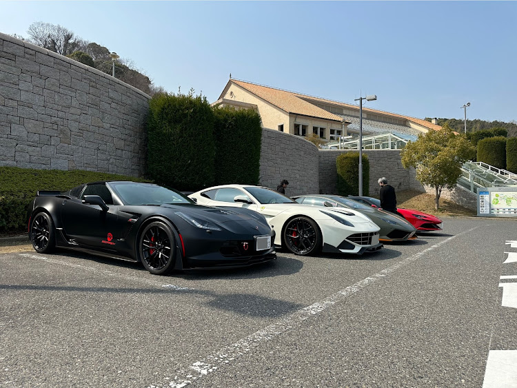F12ベルリネッタのツーリング・ウラカン・812・コルベット・仲良しメンバーに関するカスタム事例の投稿画像2枚目