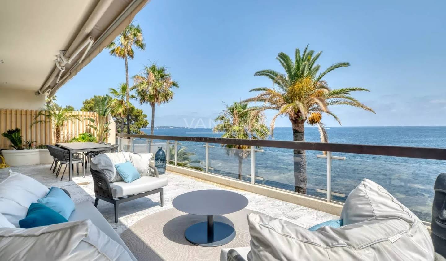 Apartment with terrace Cannes