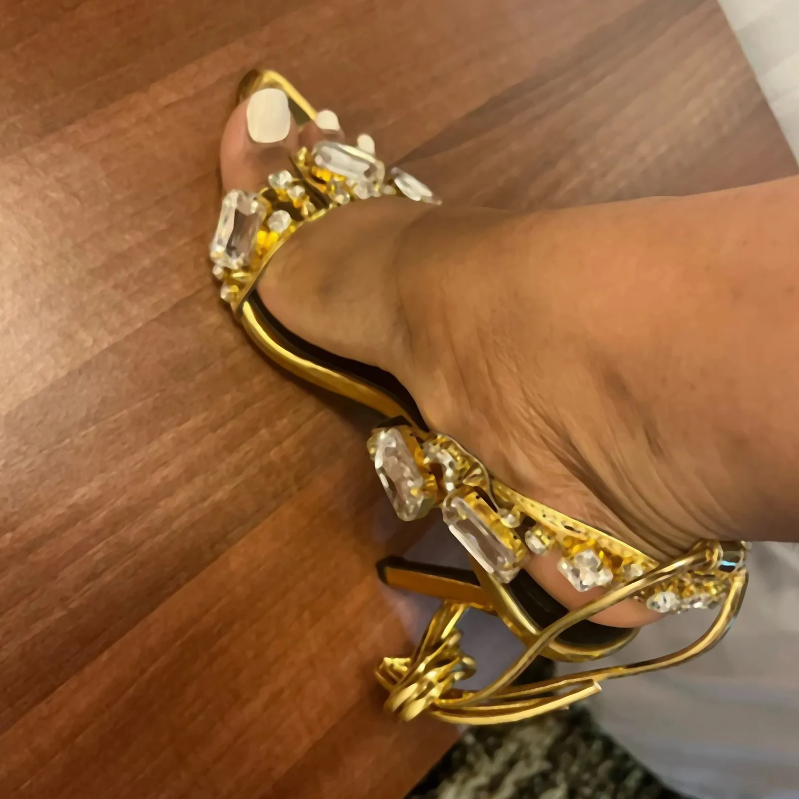 Title 8, Kadın Moda Perçinli Yapay Elmas Stiletto Topukl...