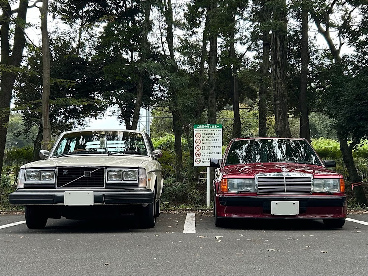 190シリーズのボルボ 240・DTMコラボ・空飛ぶレンガに関するカスタム事例の投稿画像2枚目