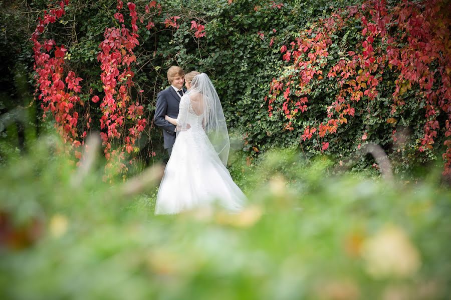 Fotógrafo de casamento Oliver Jaeckel (poeticmoments). Foto de 11 de março 2019