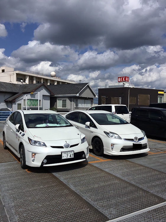 プリウスの30プリウス・プリウス30・30プリウス後期・愛車撮影に関するカスタム事例の投稿画像3枚目