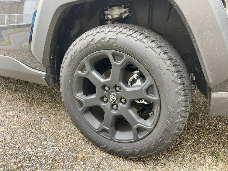 アキオさんが投稿したドラレコ取り付けDIY・RAV4adventureoffroadに関するカスタム事例の投稿画像9枚目