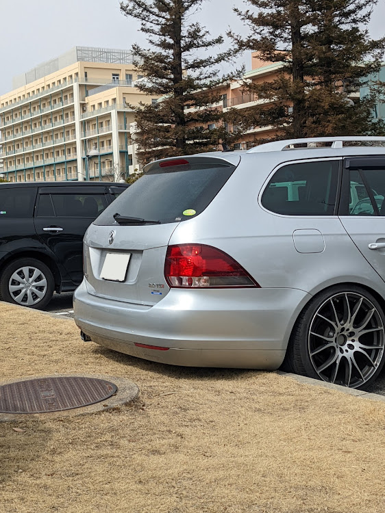 ゴルフ R ヴァリアントの車好きと繋がりたい・バック駐車は注意⚠️・高級車だらけに関するカスタム事例の投稿画像5枚目