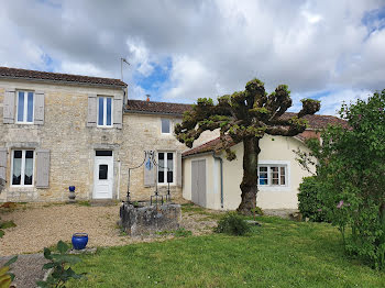 maison à Montpellier-de-Médillan (17)