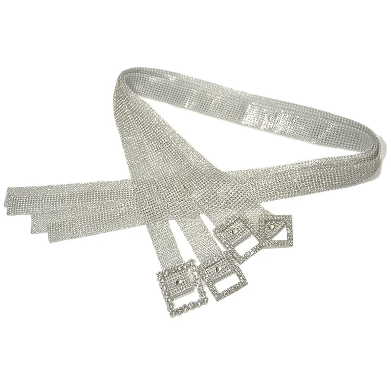 Riem met 9 rijen volledig strass, een sprankelend en elegant accessoire om elke outfit op te fleuren, perfect voor speciale gelegenheden.