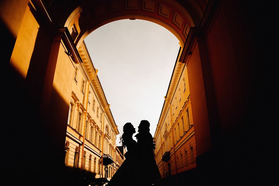 Bröllopsfotograf Yuriy Meleshko (whitelight). Foto av 13 april 2023