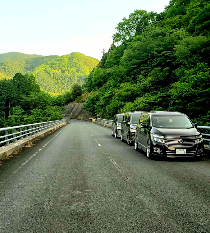 エルグランドの九紳会・スマホ撮り・プチMT・友情バトン🤝・初コラボ！に関するカスタム事例の投稿画像2枚目