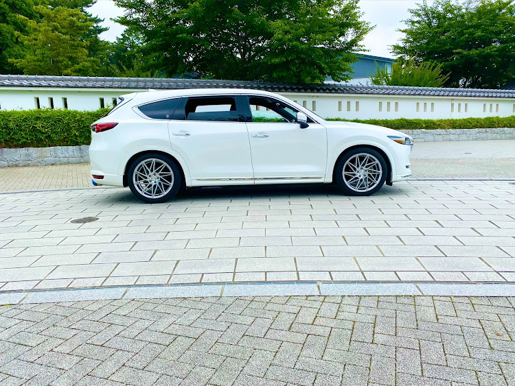 CX-8のcx8・樹脂部分ボディ同色・車高調・水戸城・夏バテ気味に関するカスタム事例の投稿画像2枚目