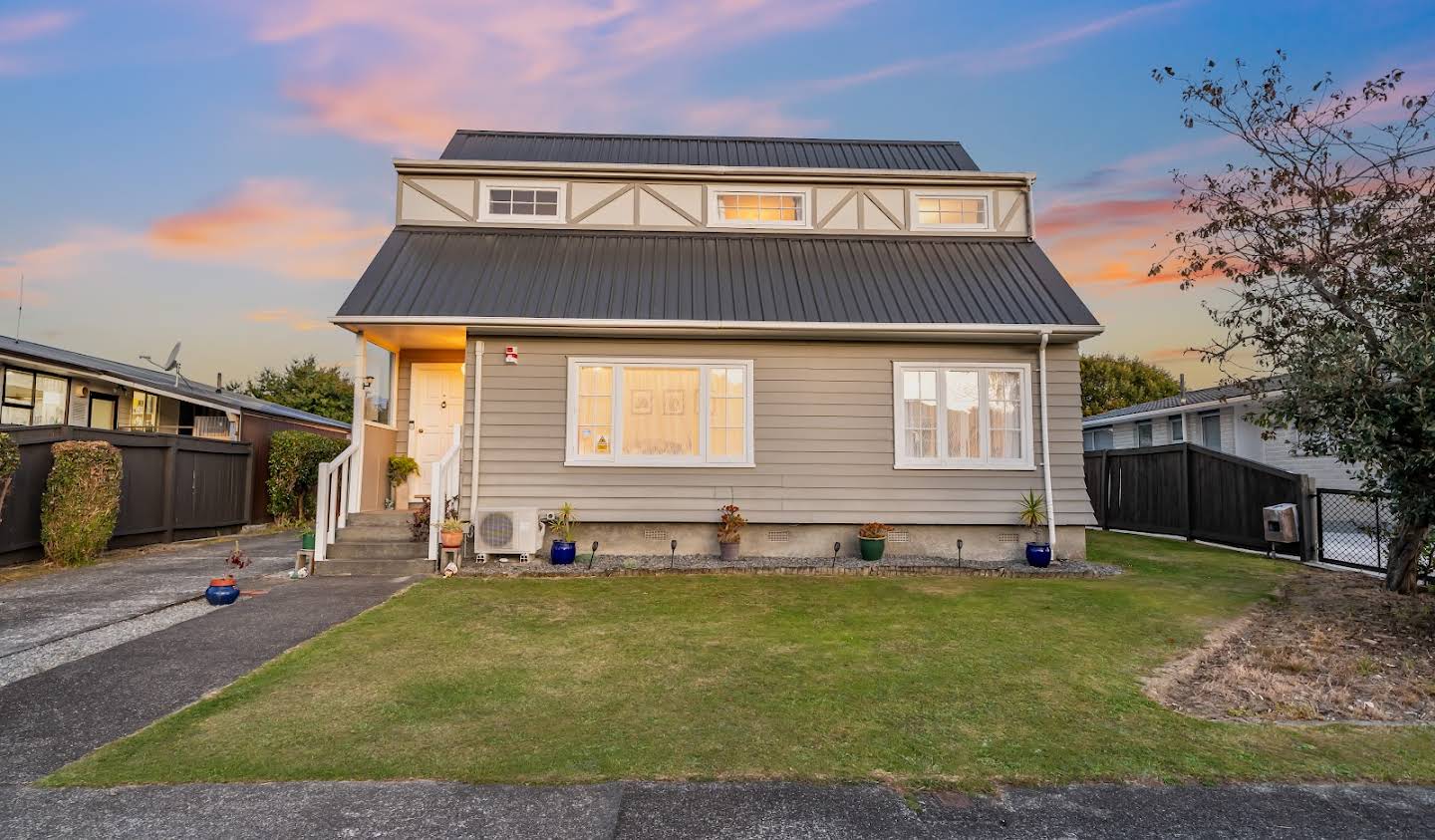 House with garden Upper Hutt