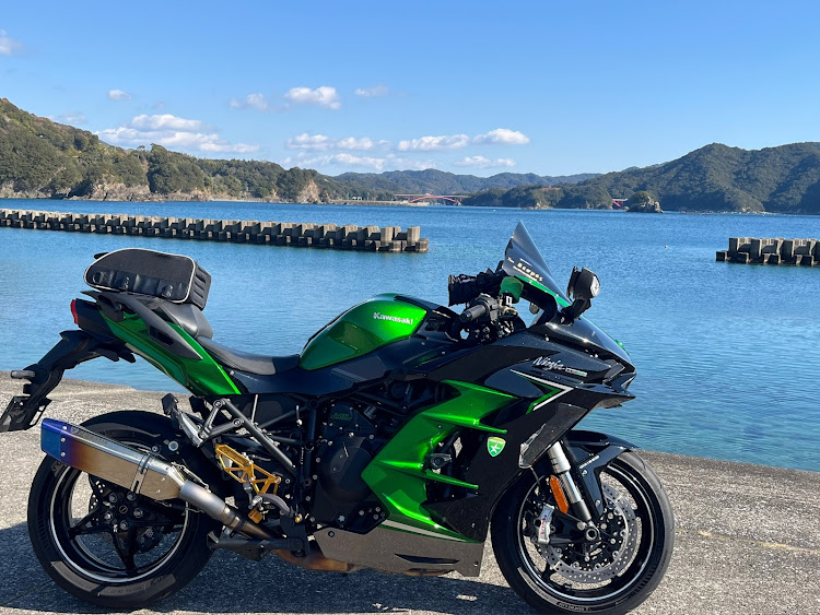 まー坊さんが投稿した#マフラー・マフラー大百科・ZZR1400 14R・BMW K1600・H2SXSEに関するカスタム事例の投稿画像7枚目