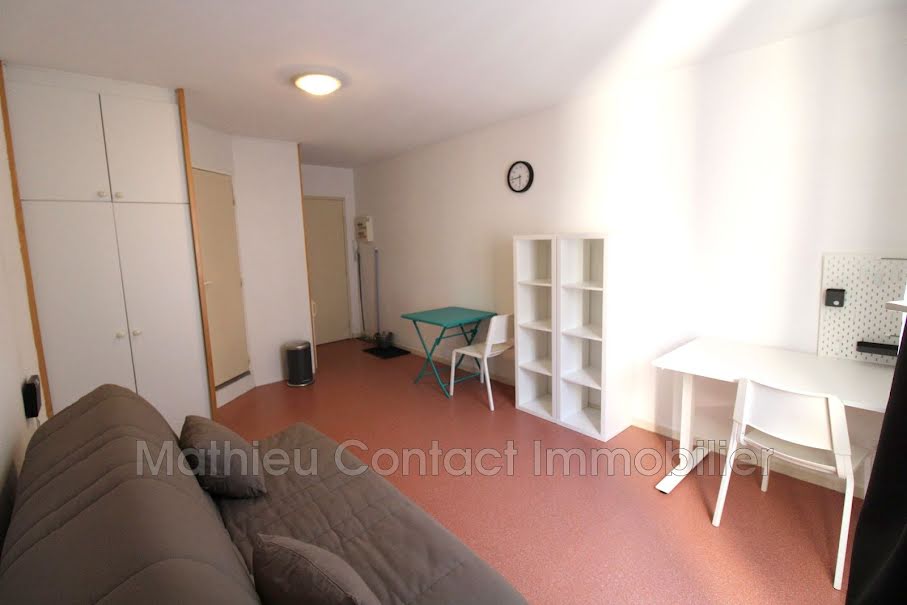 Location meublée appartement 1 pièce 19.03 m² à Nimes (30000), 420 €