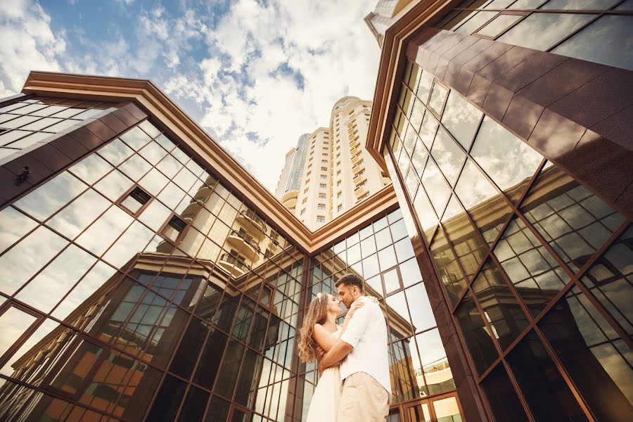 Fotógrafo de casamento Dmitriy Babin (babin). Foto de 8 de setembro 2015