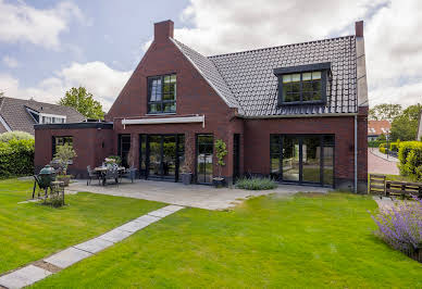 Maison avec jardin et terrasse 2