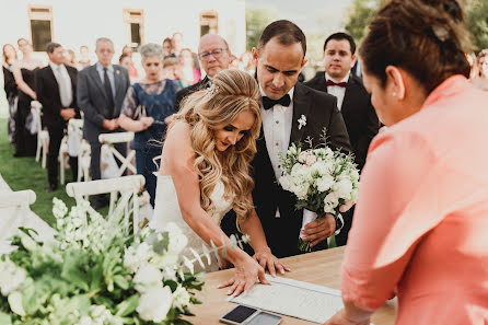 Fotografo di matrimoni Israel Guevara (israelguevara). Foto del 7 agosto 2019