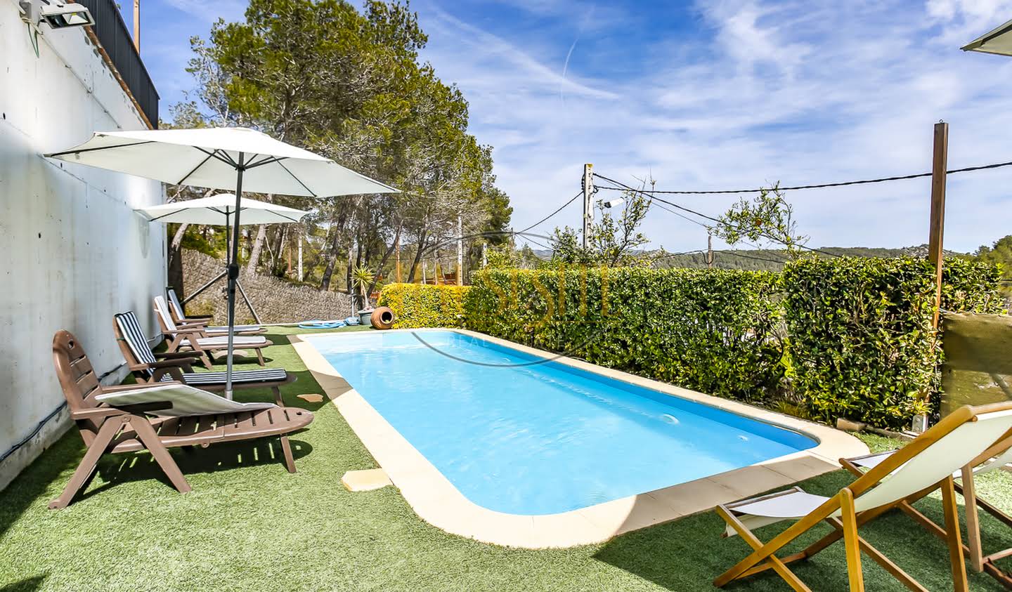 Maison avec piscine en bord de mer Olivella