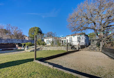 House with pool and garden 3