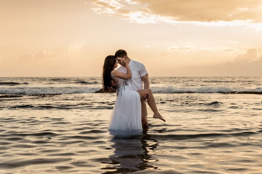 Fotógrafo de casamento Isabel Talanehzar (isabelstudios). Foto de 30 de junho 2019