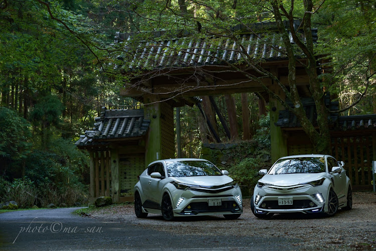 C-HRの談山神社 東大門・11月もよろしくお願いします・まぁ&しー。に関するカスタム事例の投稿画像4枚目