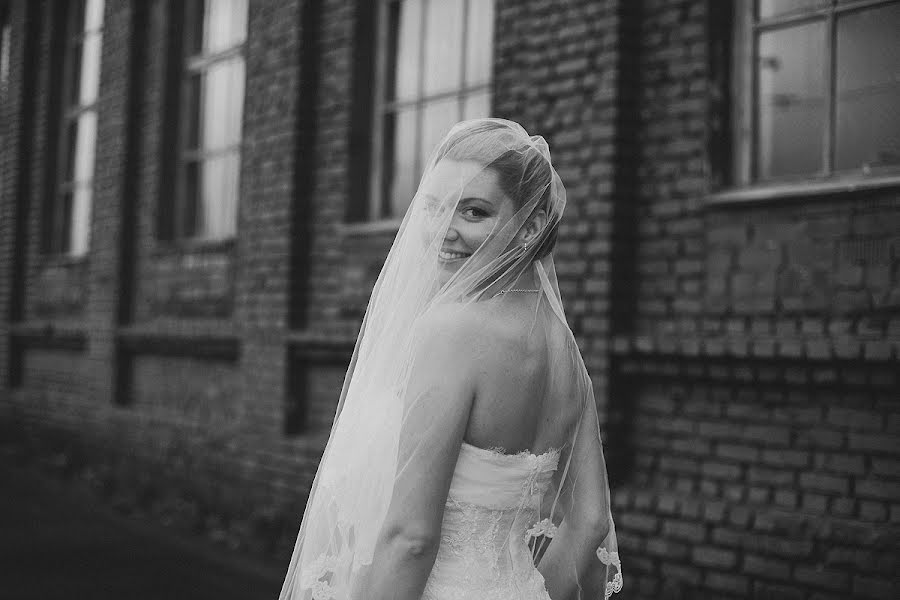 Wedding photographer Olya Kobruseva (leeloothefirst). Photo of 10 December 2012