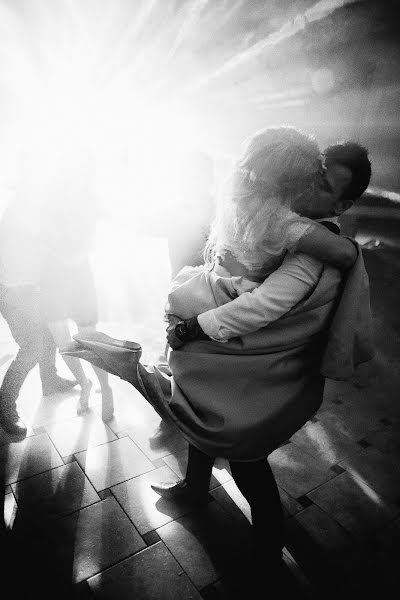 Fotógrafo de casamento Aleksandr Osadchiy (osadchyiphoto). Foto de 1 de março 2018