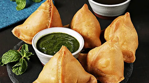 White Sauce Pasta SAMOSA