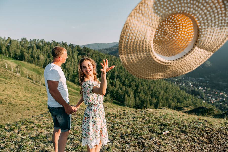 Wedding photographer Irina Podsumkina (sunrays). Photo of 27 July 2017