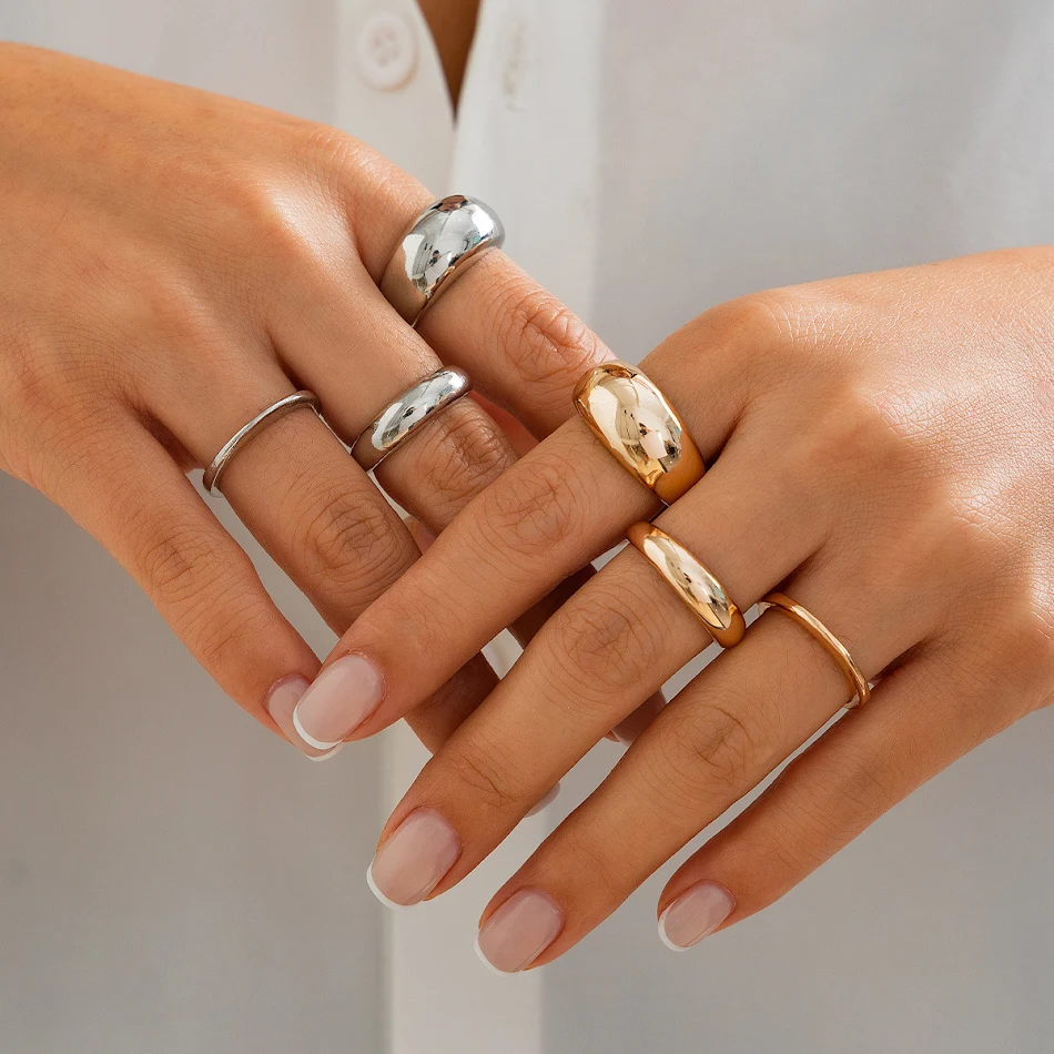Modisches unregelmäßiges 3-teiliges Set aus glänzender Legierung für Damen. Verleihen Sie Ihrem Outfit einen edlen Touch und strahlen Sie Stil aus.