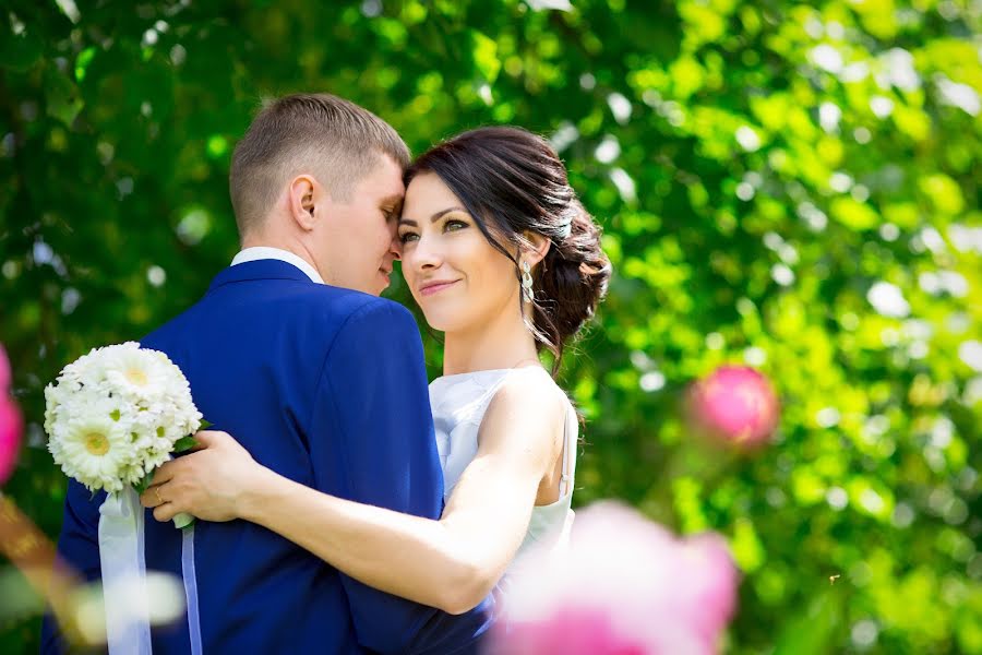 Fotógrafo de casamento Elvira Brudova (brudova). Foto de 3 de agosto 2017