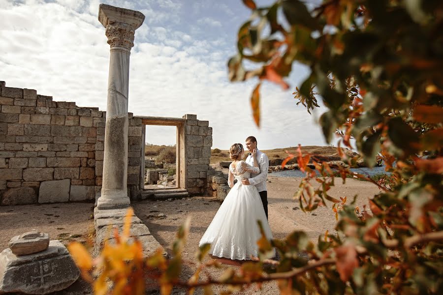 Fotografo di matrimoni Tatyana Tatarin (ozzzi). Foto del 9 novembre 2021