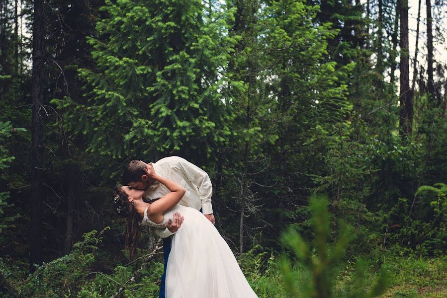 Fotografo di matrimoni Beth Waldron (bethwaldron). Foto del 30 dicembre 2019