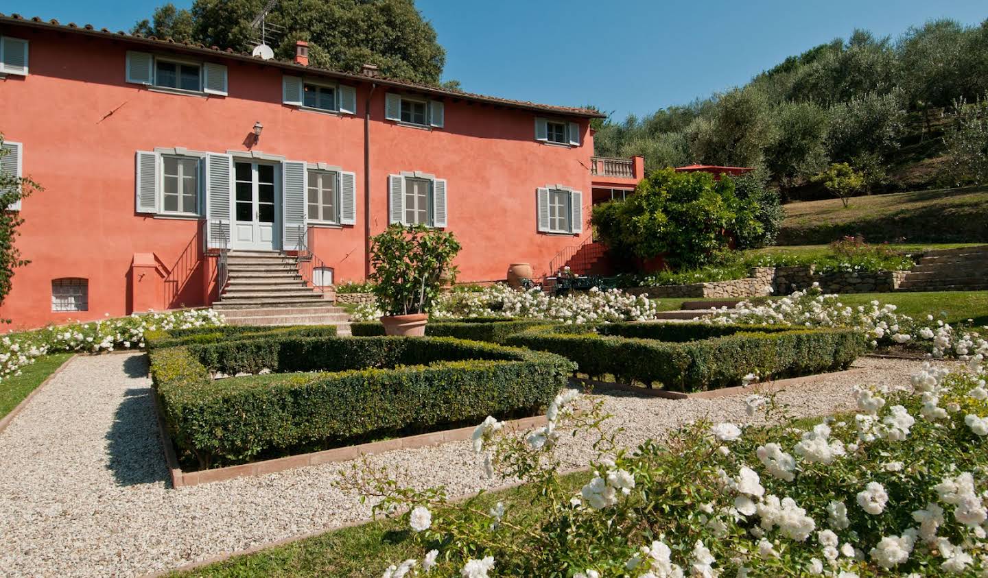 House with pool Lucca